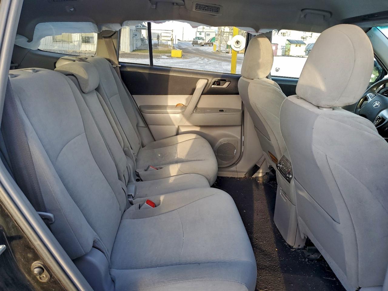 2013 TOYOTA HIGHLANDER photo 10