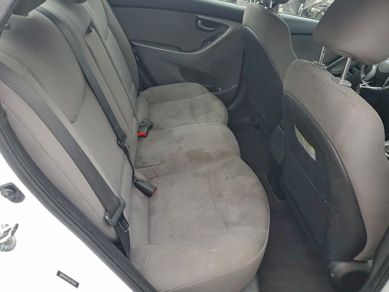 2016 HYUNDAI ELANTRA SE photo 28