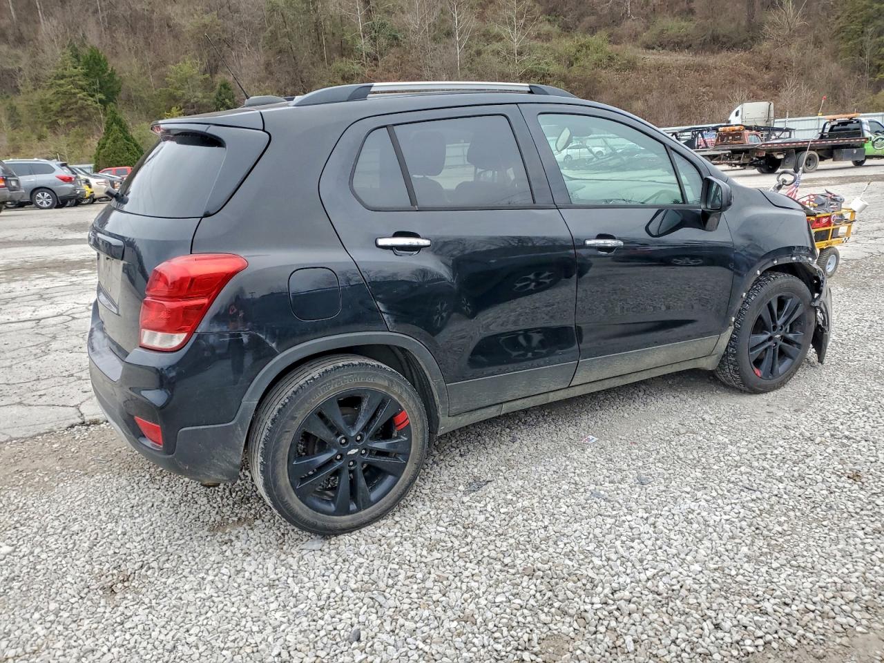 2019 CHEVROLET TRAX 1LT photo 3