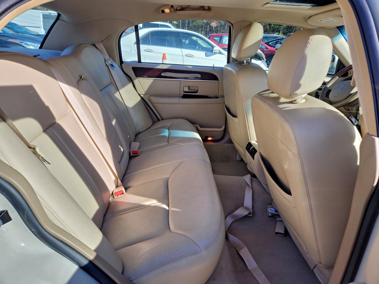 2006 LINCOLN TOWN CAR SIGNATURE LIMITED photo 10
