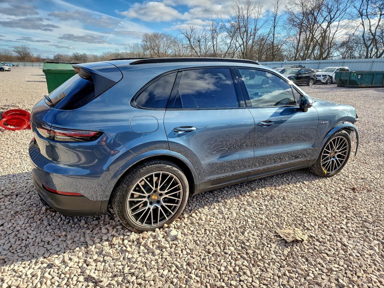 2020 PORSCHE CAYENNE E-HYBRID photo 3