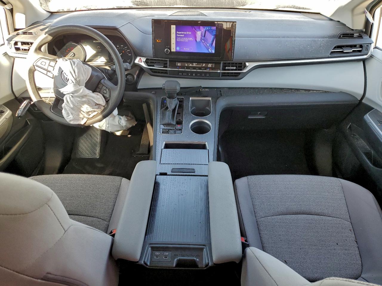 2025 TOYOTA SIENNA LE 8-PASSENGER photo 15