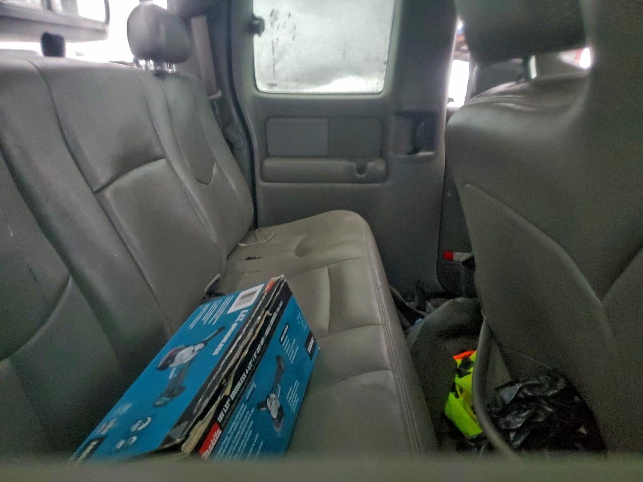 2004 CHEVROLET SILVERADO K2500 HEAVY DUTY photo 28