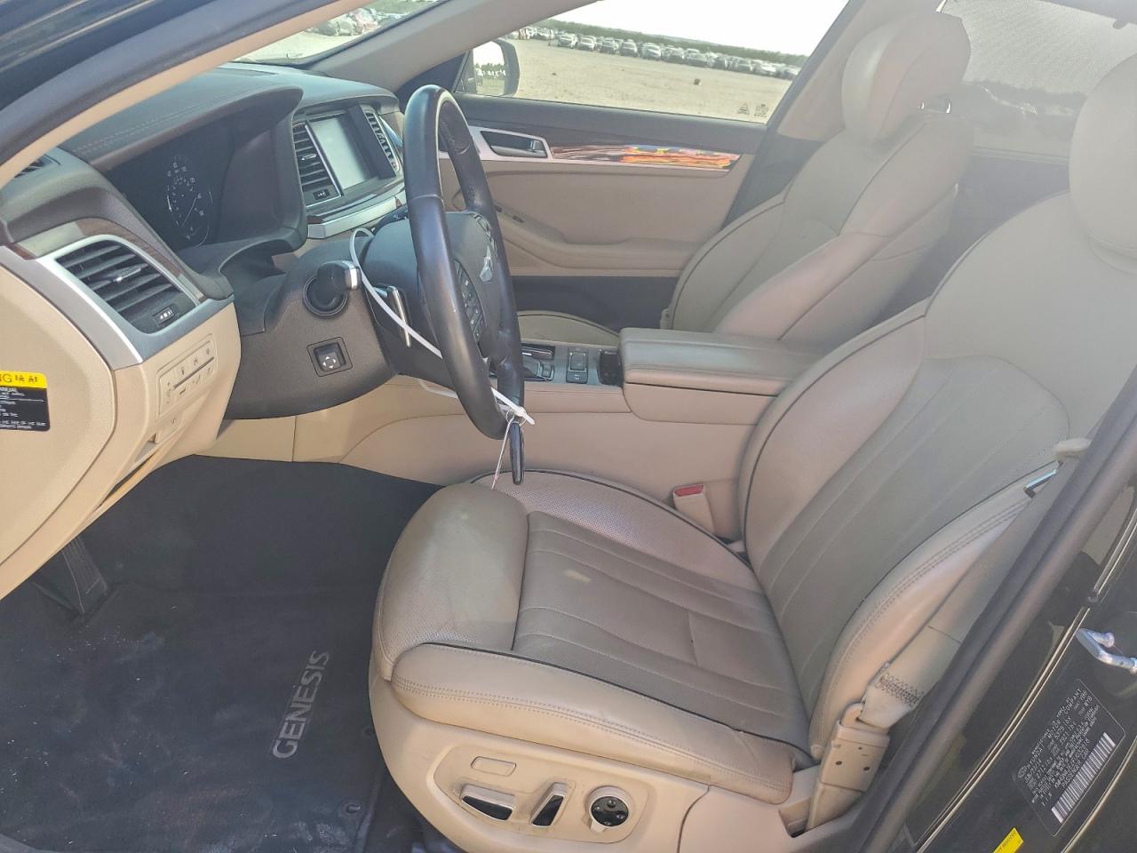 2015 HYUNDAI GENESIS 3.8L photo 7