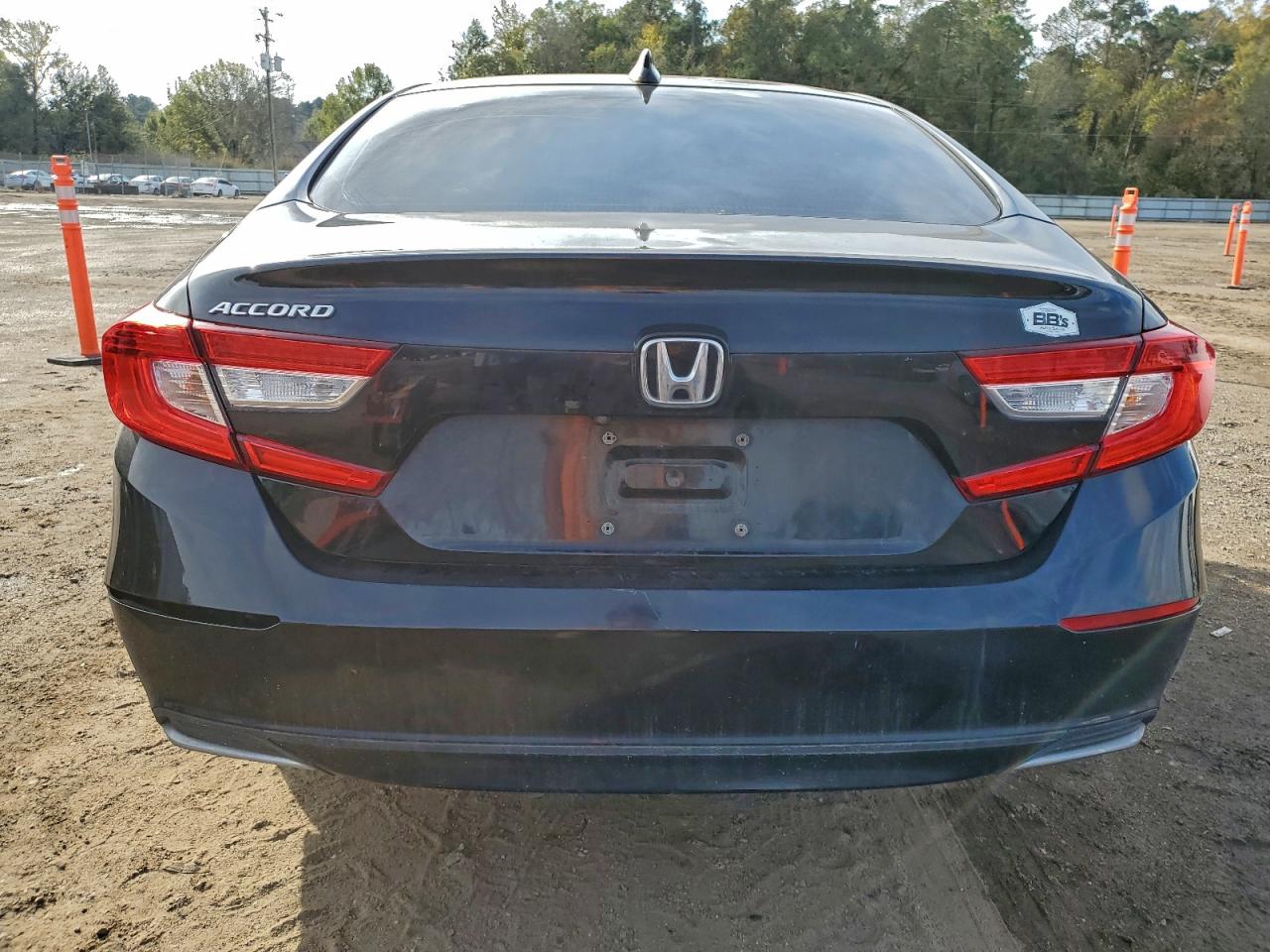 2020 HONDA ACCORD LX photo 11