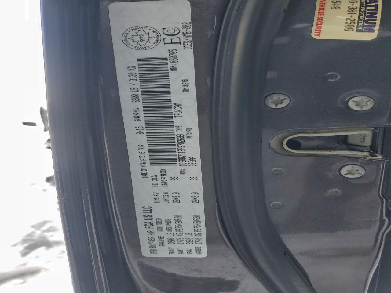 2015 RAM 1500 SLT photo 12