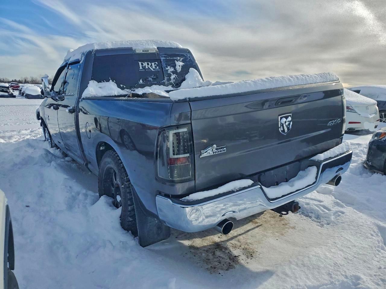 2015 RAM 1500 SLT photo 2