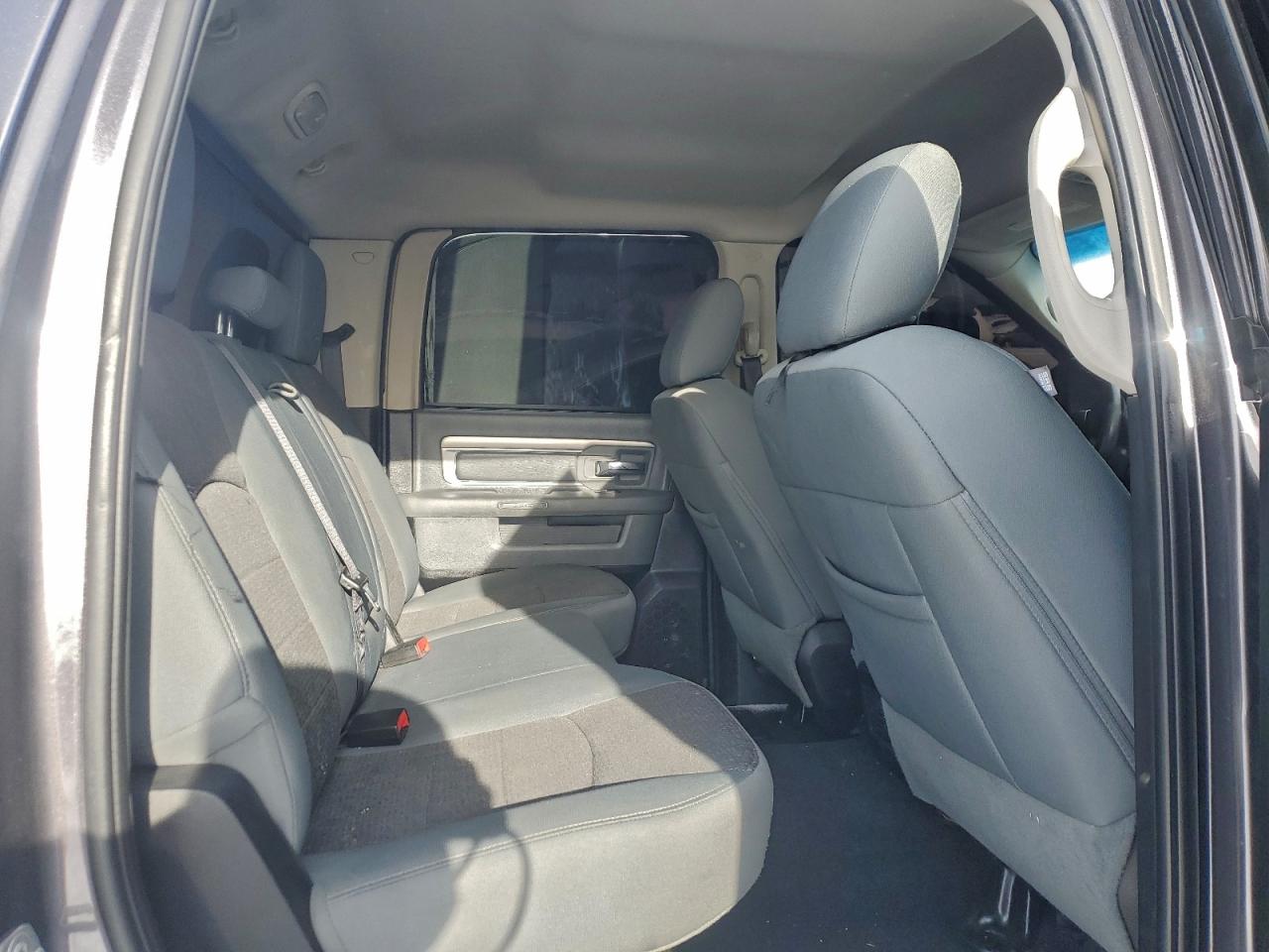 2015 RAM 1500 SLT photo 10