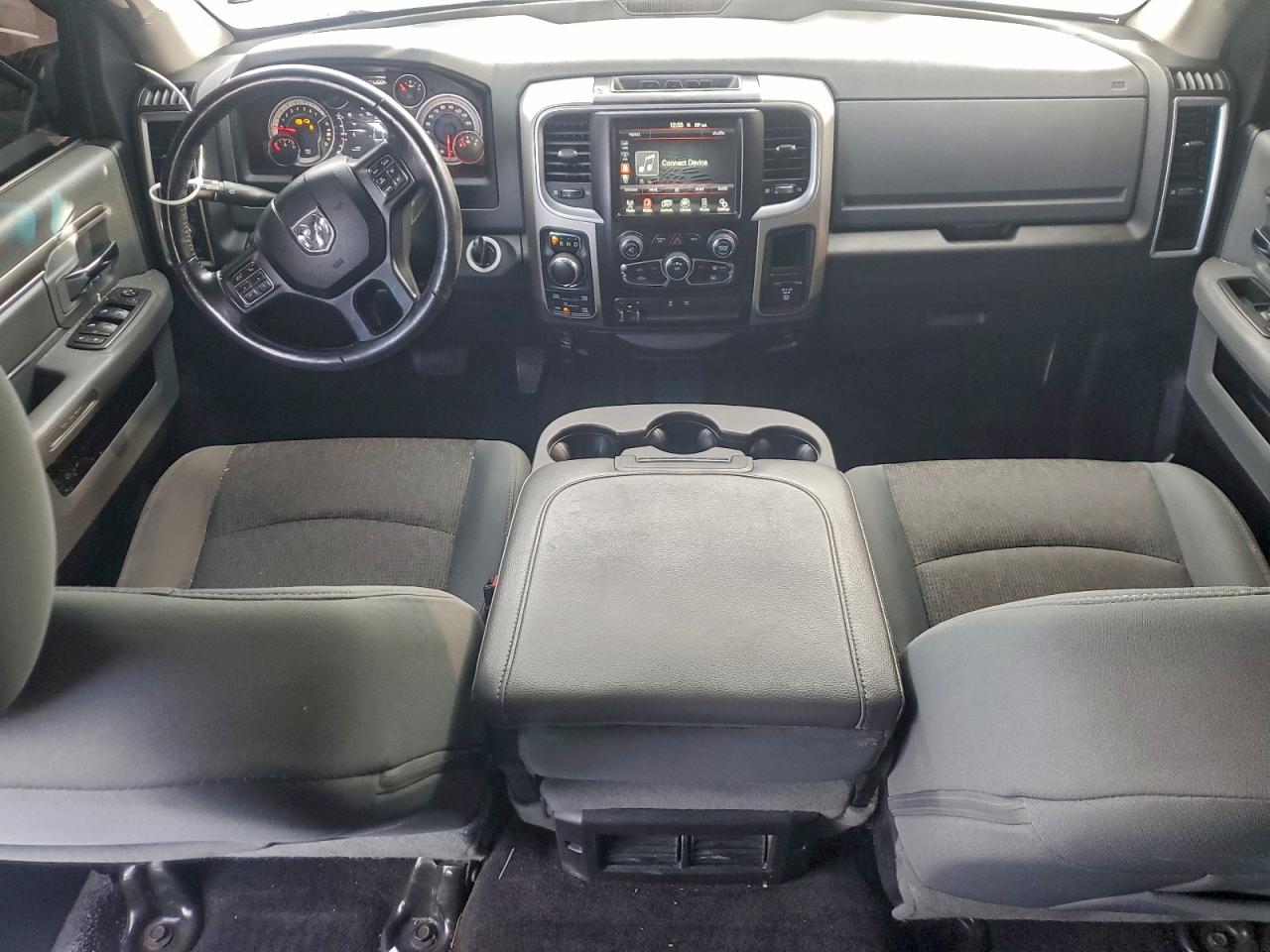 2015 RAM 1500 SLT photo 8
