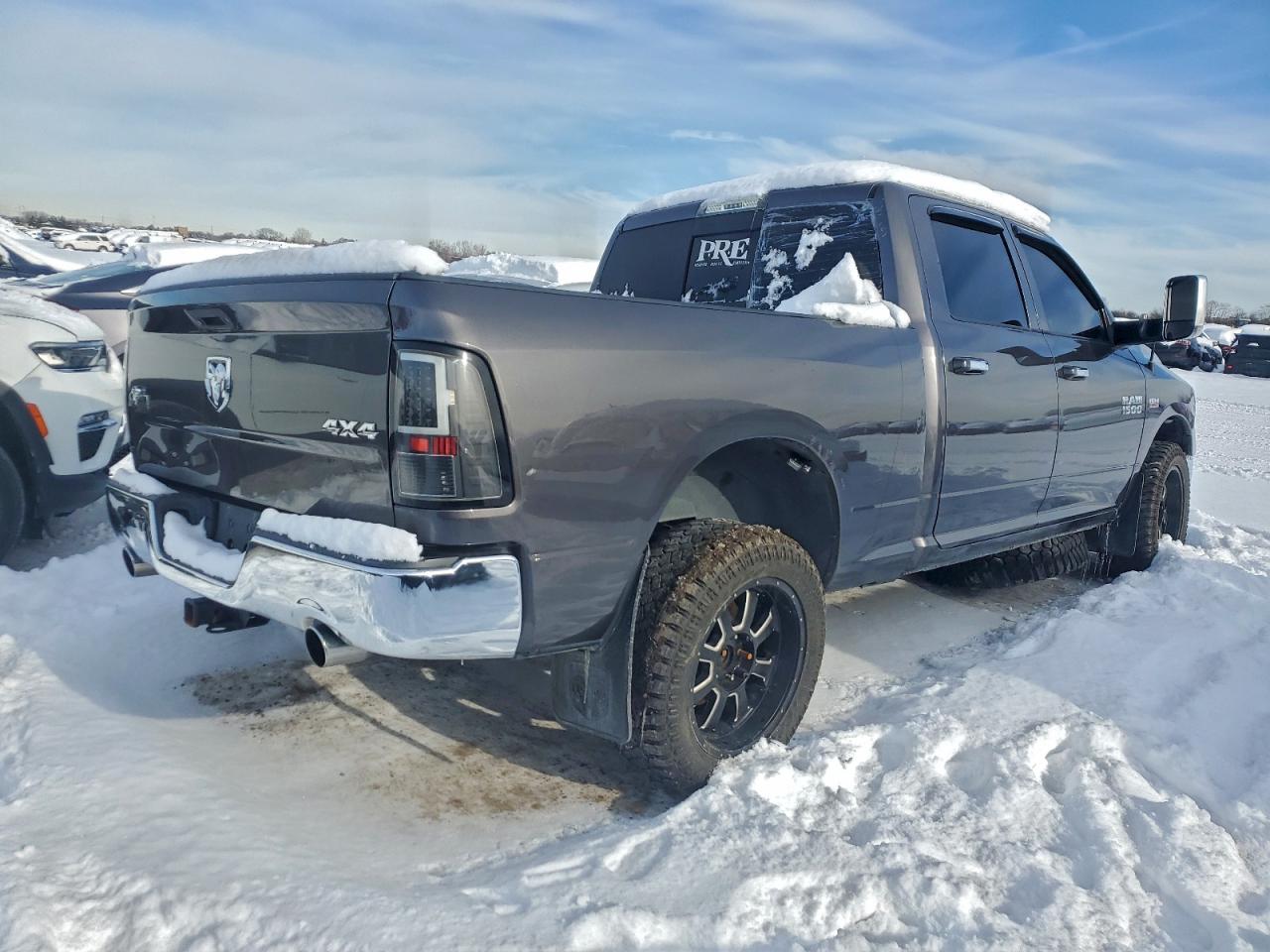 2015 RAM 1500 SLT photo 3