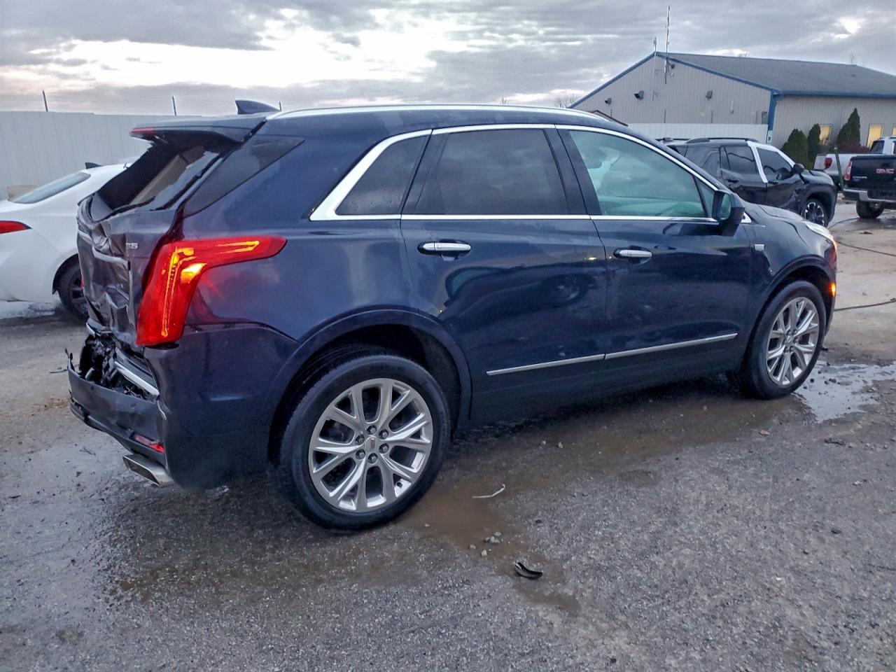2017 CADILLAC XT5 LUXURY photo 5