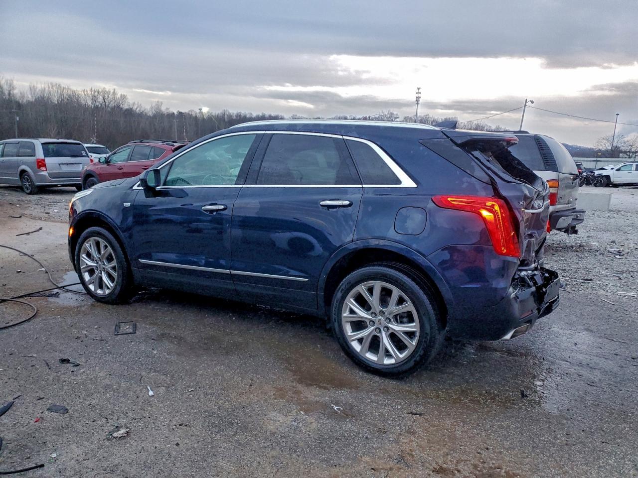 2017 CADILLAC XT5 LUXURY photo 3