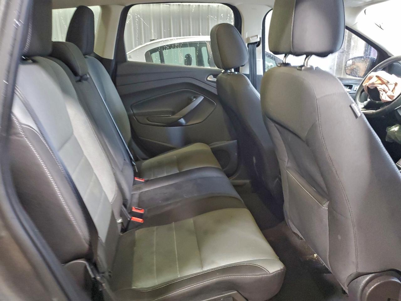 2016 FORD ESCAPE SE photo 10