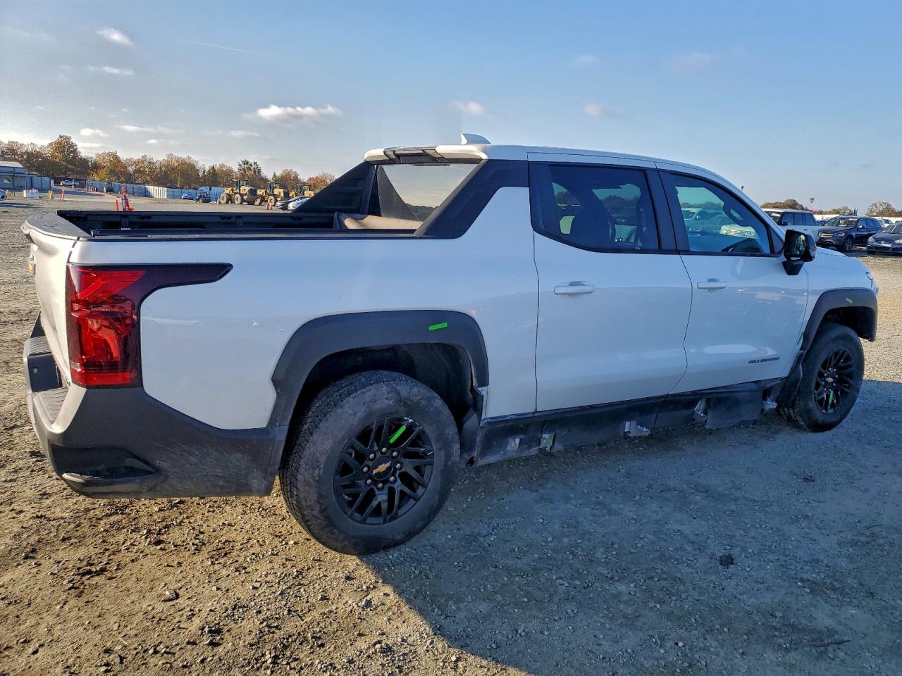 2024 CHEVROLET SILVERADO photo 4