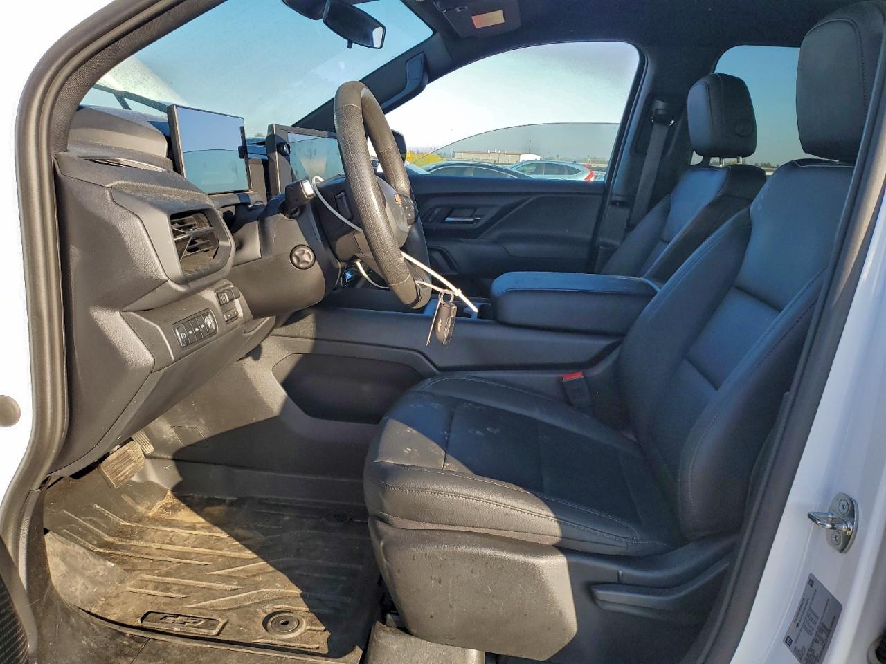 2024 CHEVROLET SILVERADO photo 12