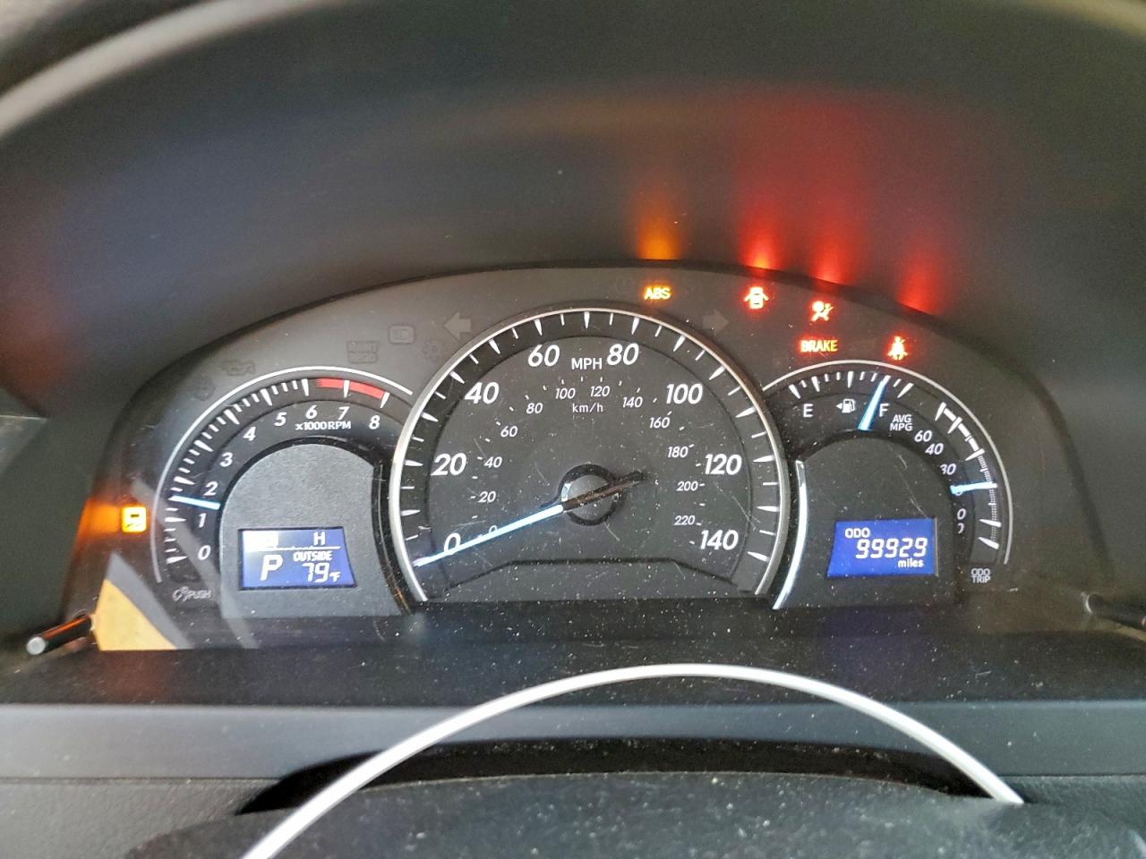 2014 TOYOTA CAMRY L photo 17