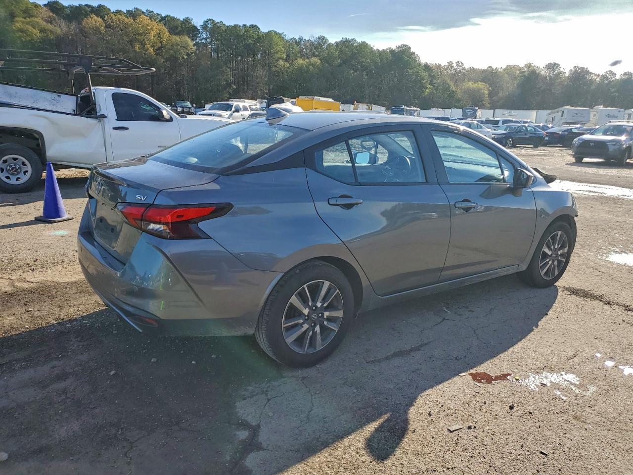 2024 NISSAN VERSA SV photo 3