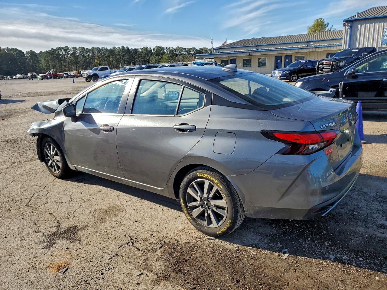 2024 NISSAN VERSA SV photo 2