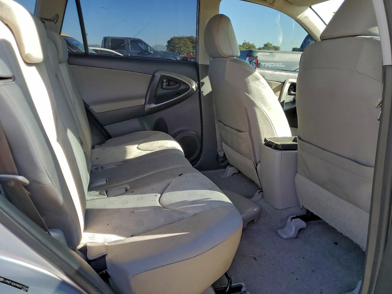 2010 TOYOTA RAV4 photo 21