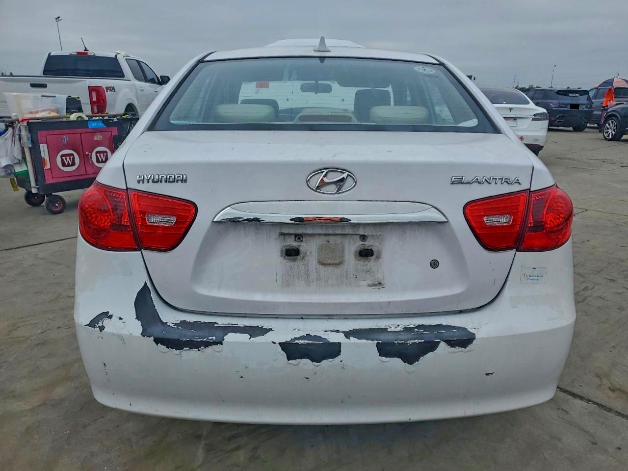 2010 HYUNDAI ELANTRA photo 11