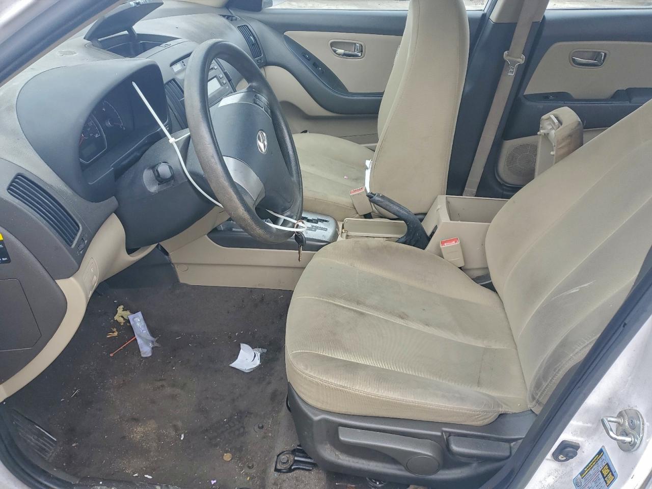 2010 HYUNDAI ELANTRA photo 13