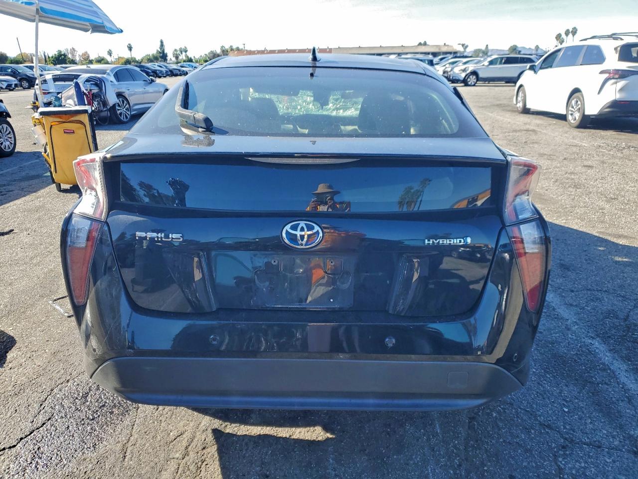 2017 TOYOTA PRIUS TWO photo 11