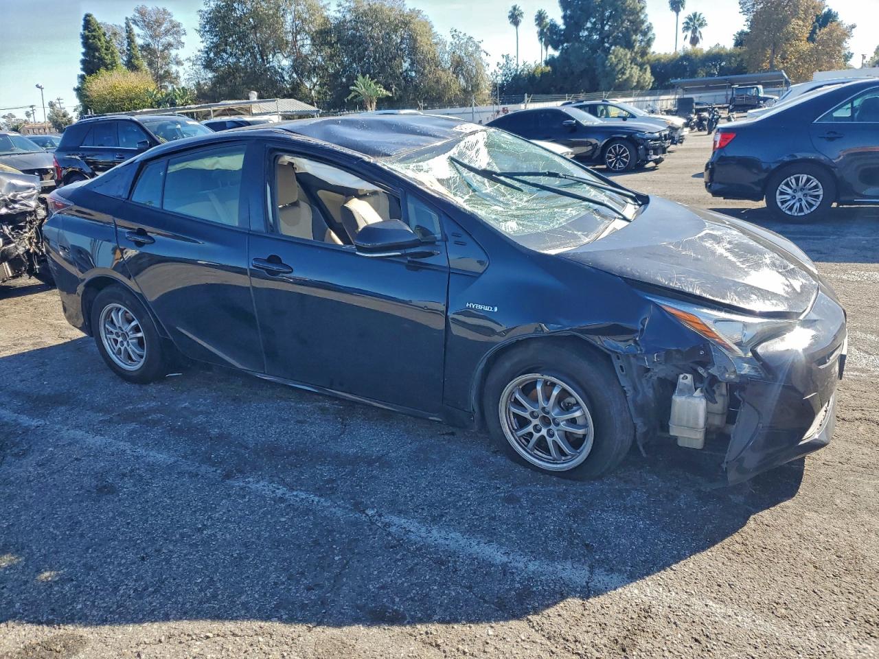 2017 TOYOTA PRIUS TWO photo 7