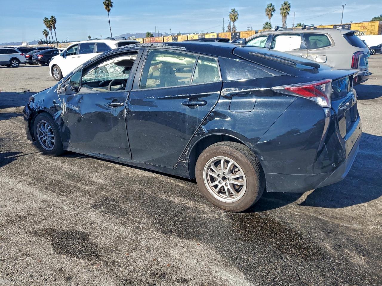 2017 TOYOTA PRIUS TWO photo 3
