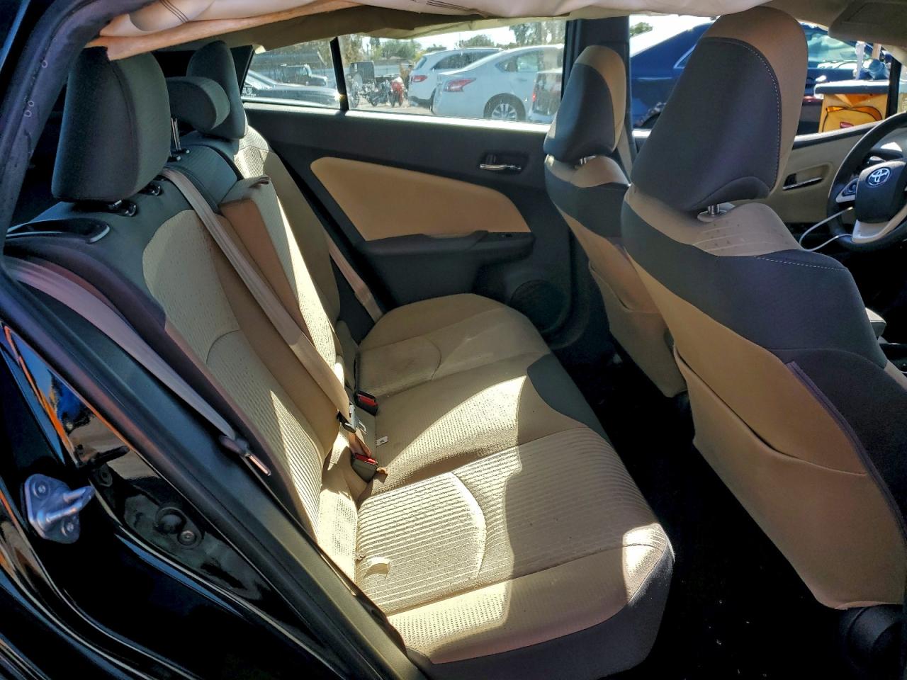 2017 TOYOTA PRIUS TWO photo 19
