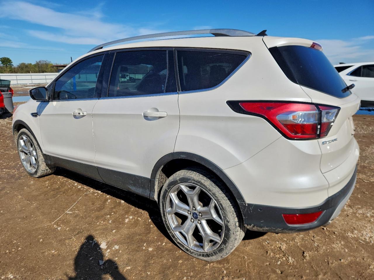 2018 FORD ESCAPE TITANIUM photo 2
