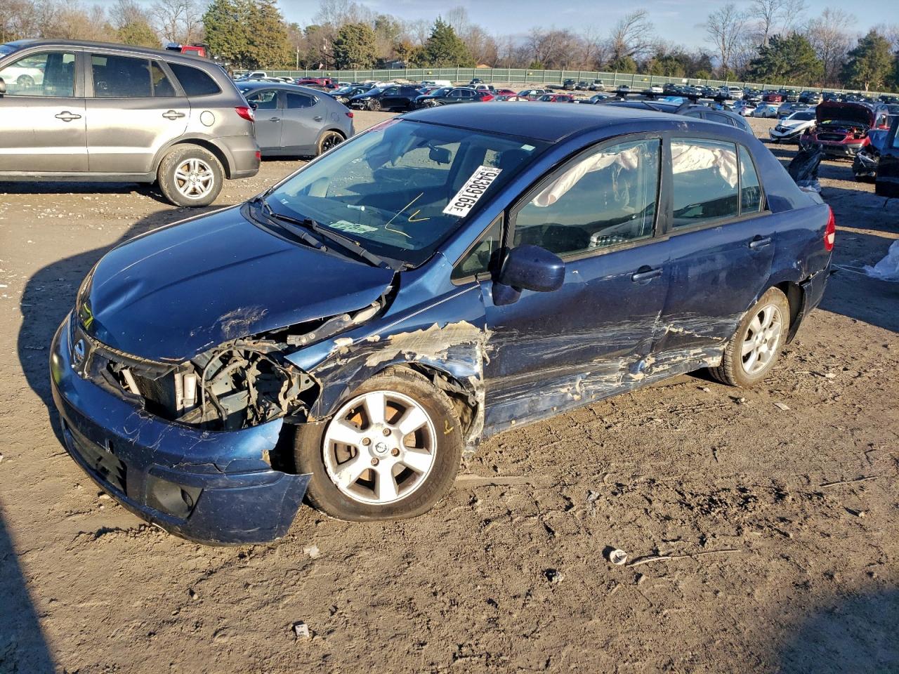 2011 NISSAN VERSA