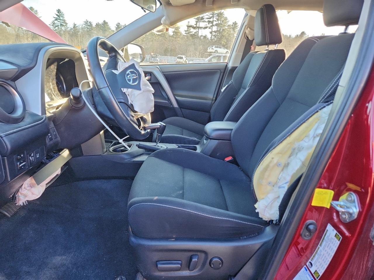 2018 TOYOTA RAV4 photo 19