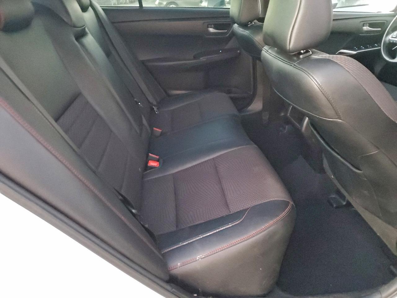 2017 TOYOTA CAMRY LE photo 10