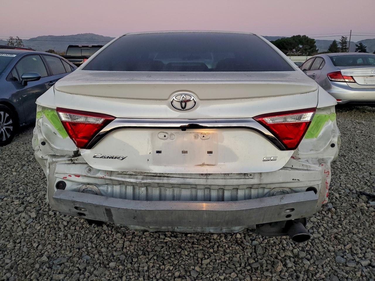 2017 TOYOTA CAMRY LE photo 6