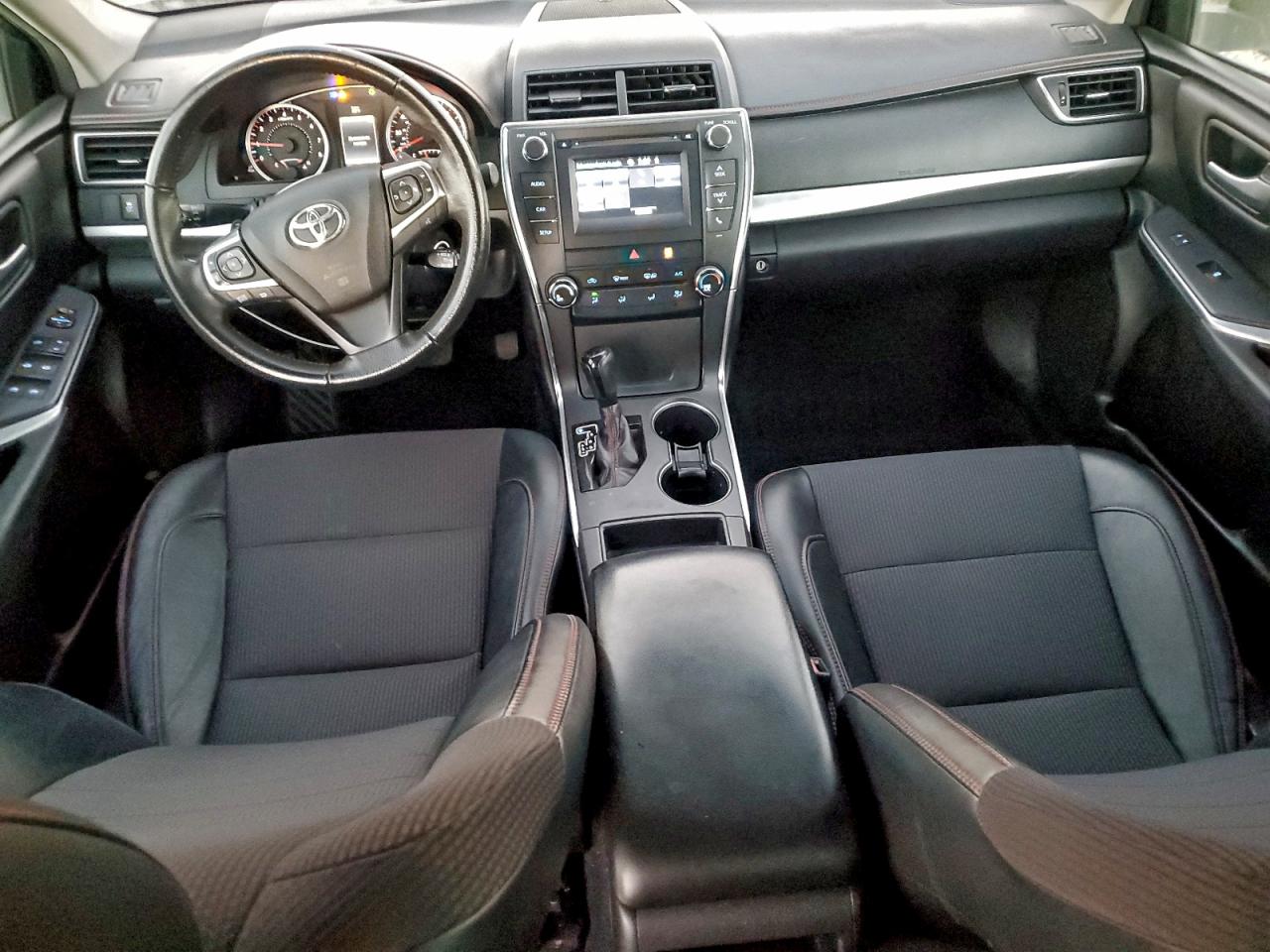2017 TOYOTA CAMRY LE photo 8