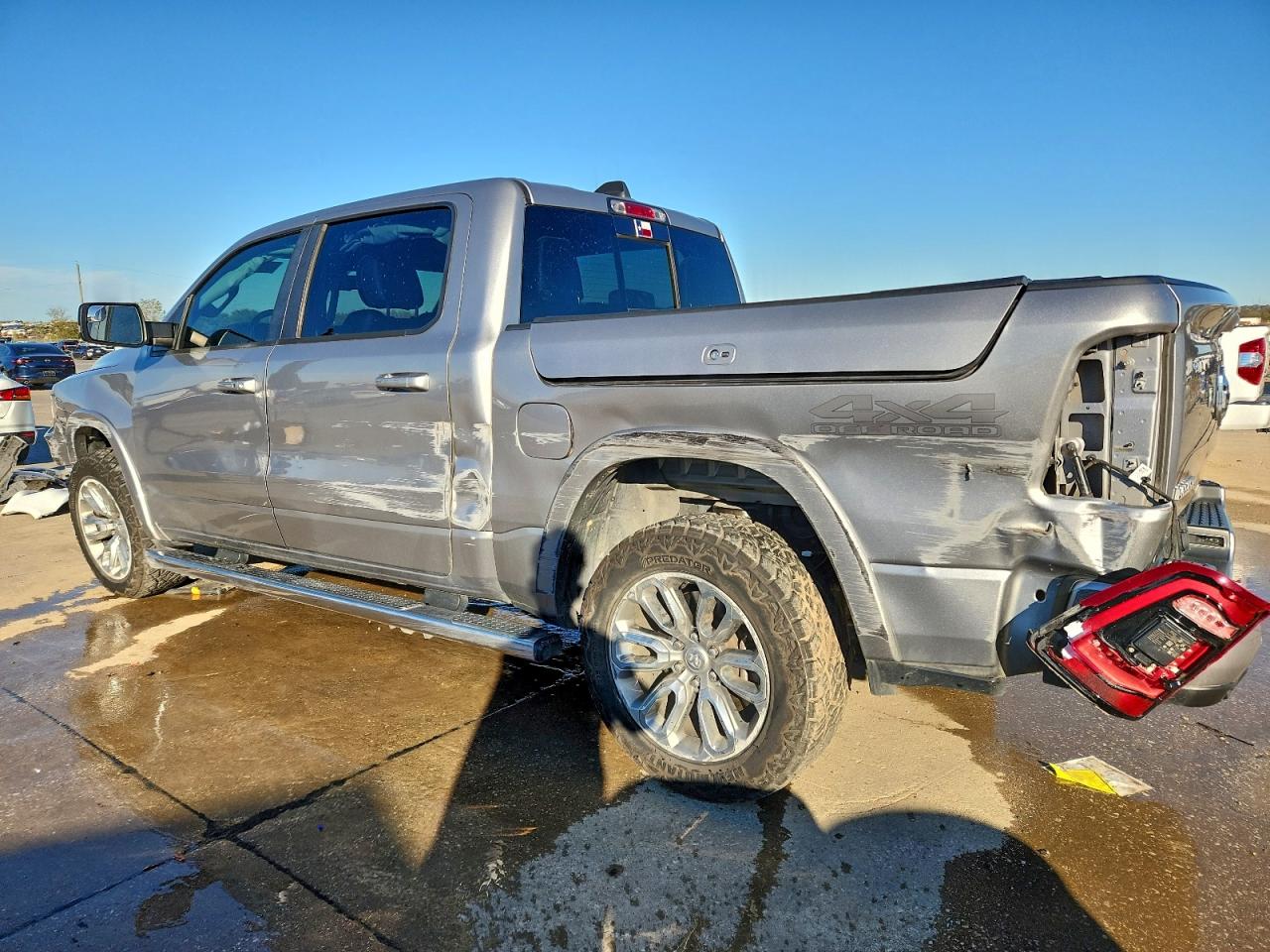 2019 RAM 1500 LARAMIE photo 3