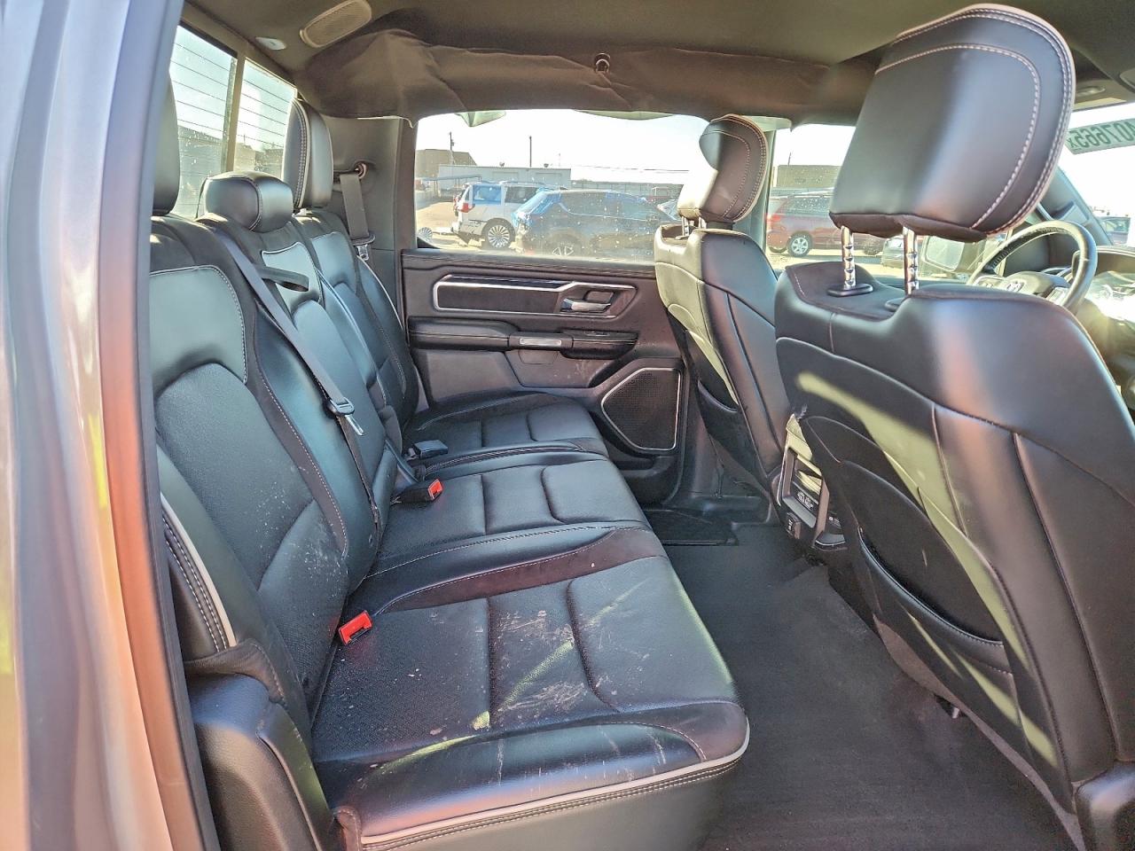 2019 RAM 1500 LARAMIE photo 19