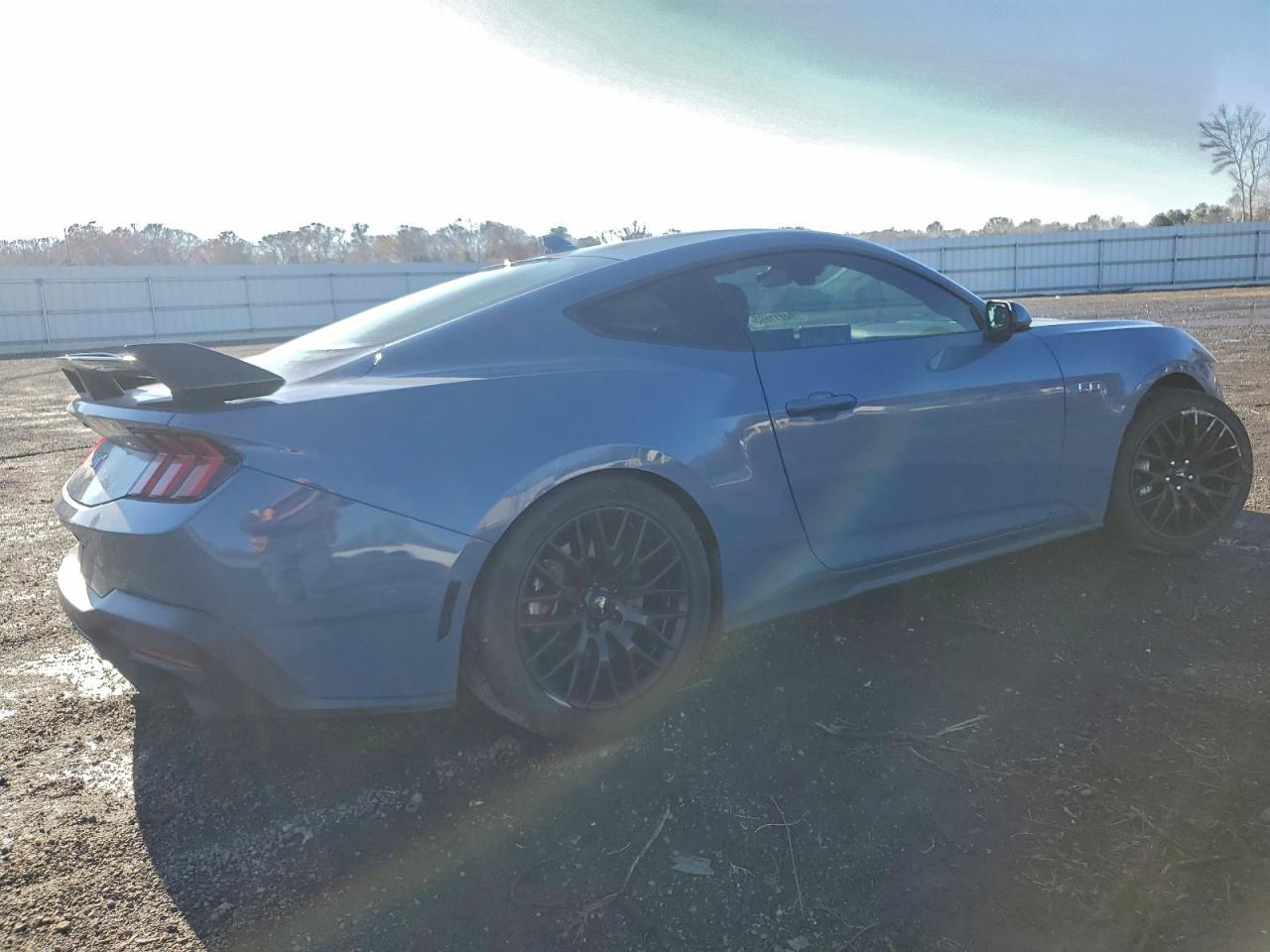 2024 FORD MUSTANG GT photo 3