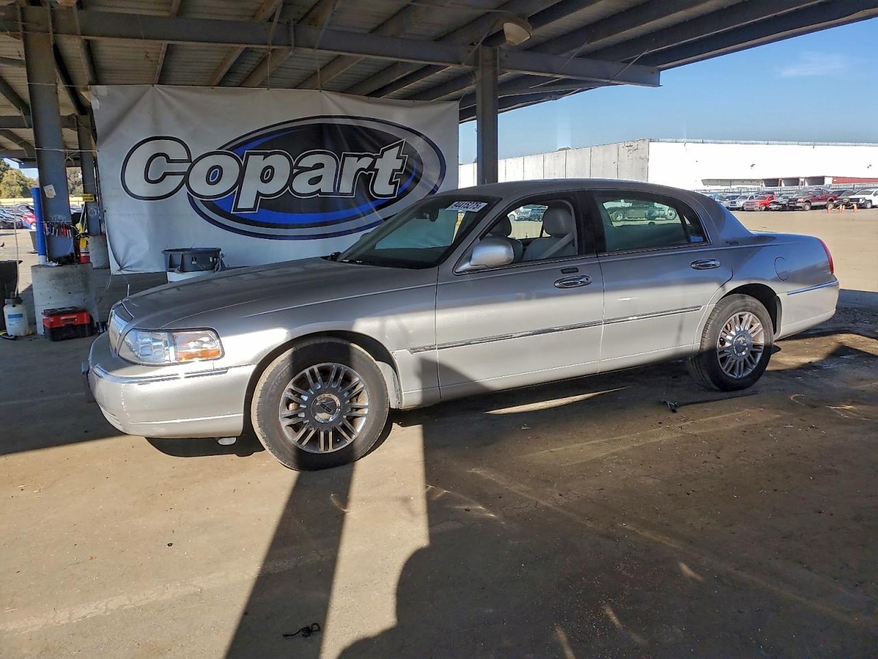 2007 LINCOLN TOWN CAR