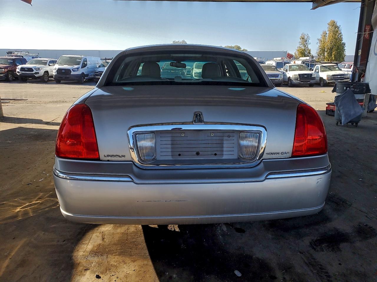 2007 LINCOLN TOWN CAR SIGNATURE LIMITED photo 16