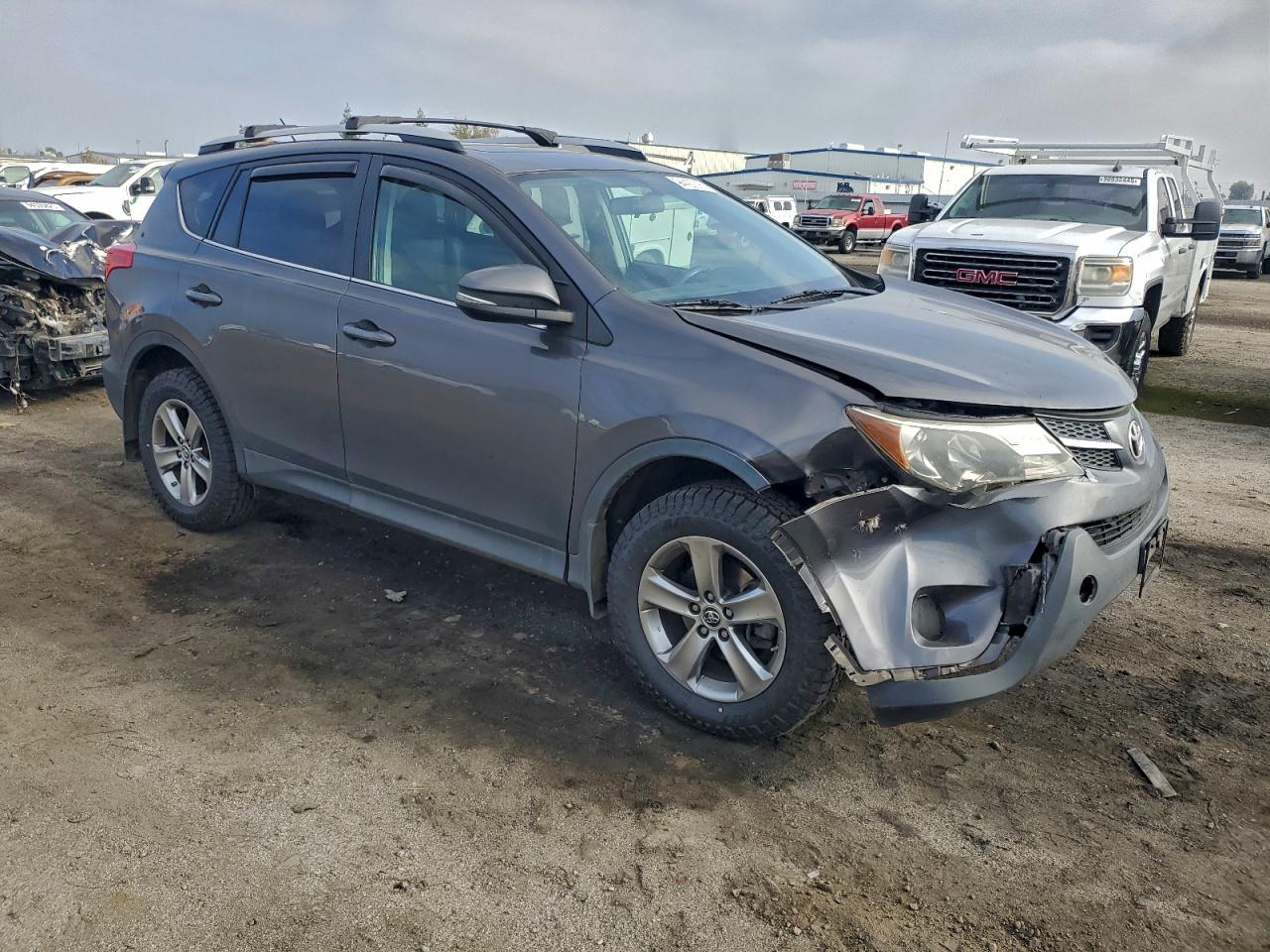 2015 TOYOTA RAV4 XLE photo 4