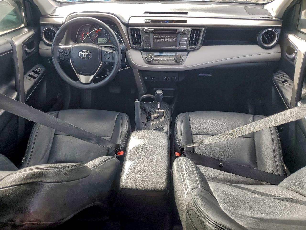 2015 TOYOTA RAV4 XLE photo 8