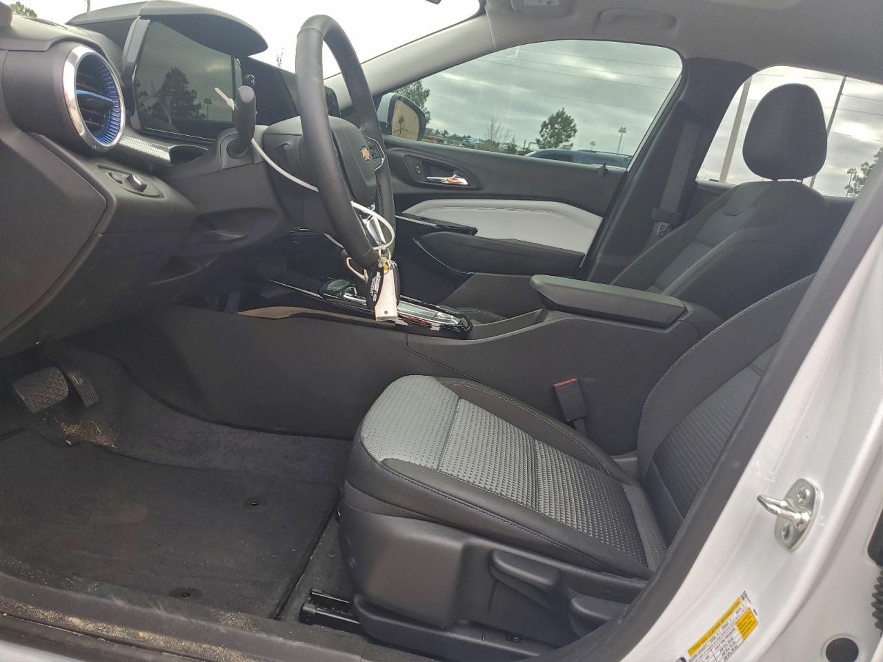 2025 CHEVROLET TRAX 1LT photo 13