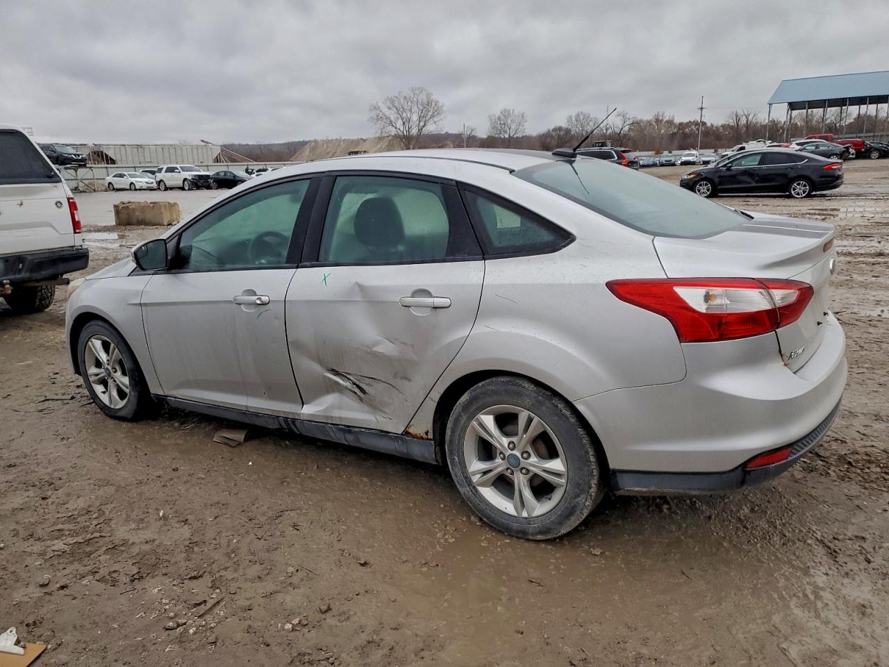 2014 FORD FOCUS SE photo 4