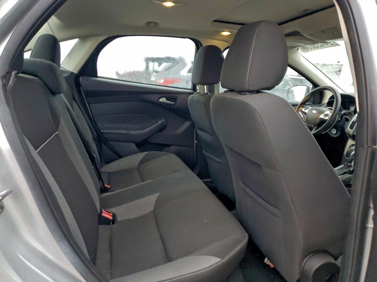 2014 FORD FOCUS SE photo 28