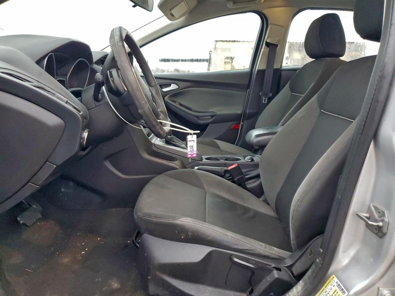 2014 FORD FOCUS SE photo 19