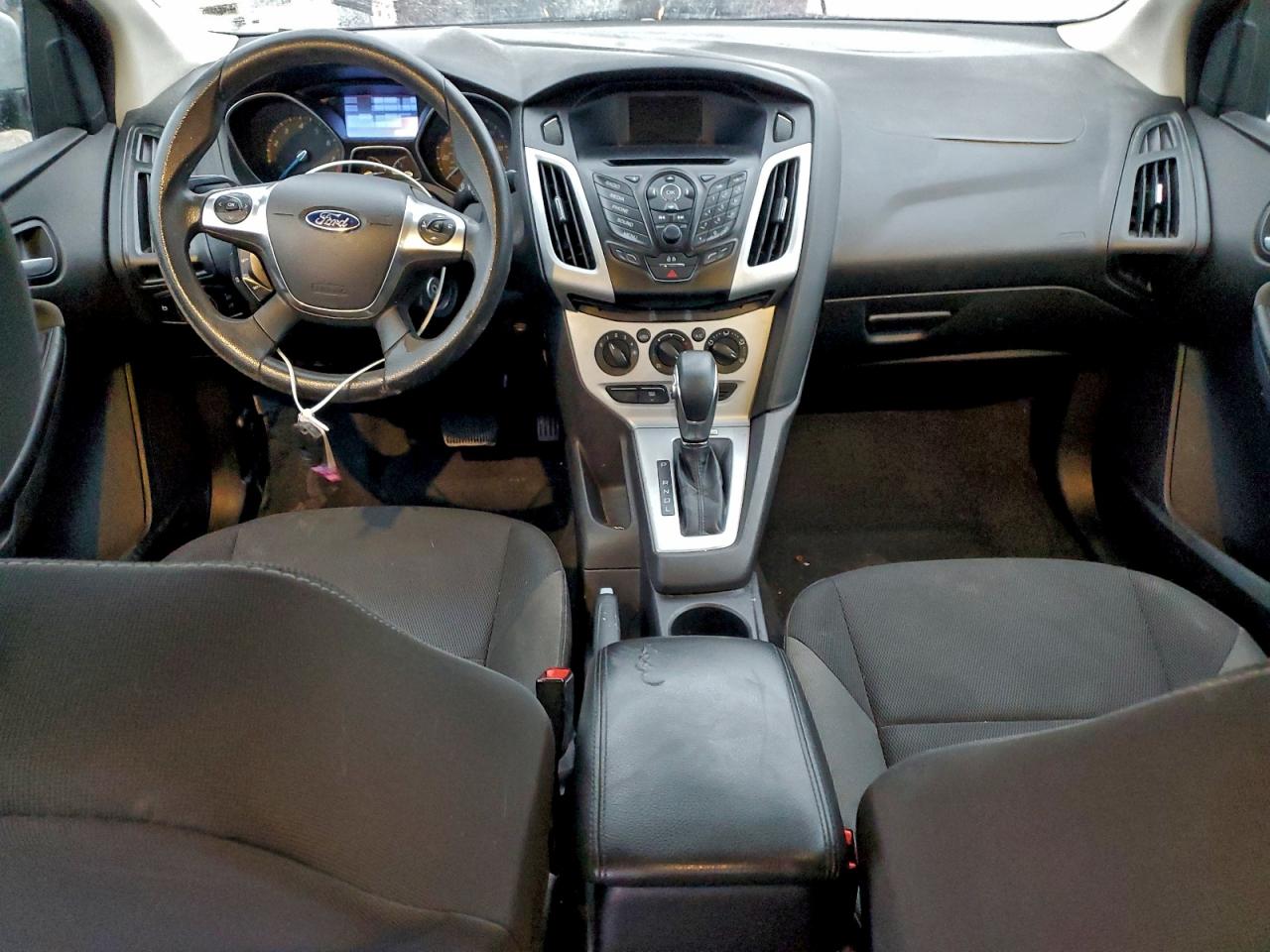 2014 FORD FOCUS SE photo 22