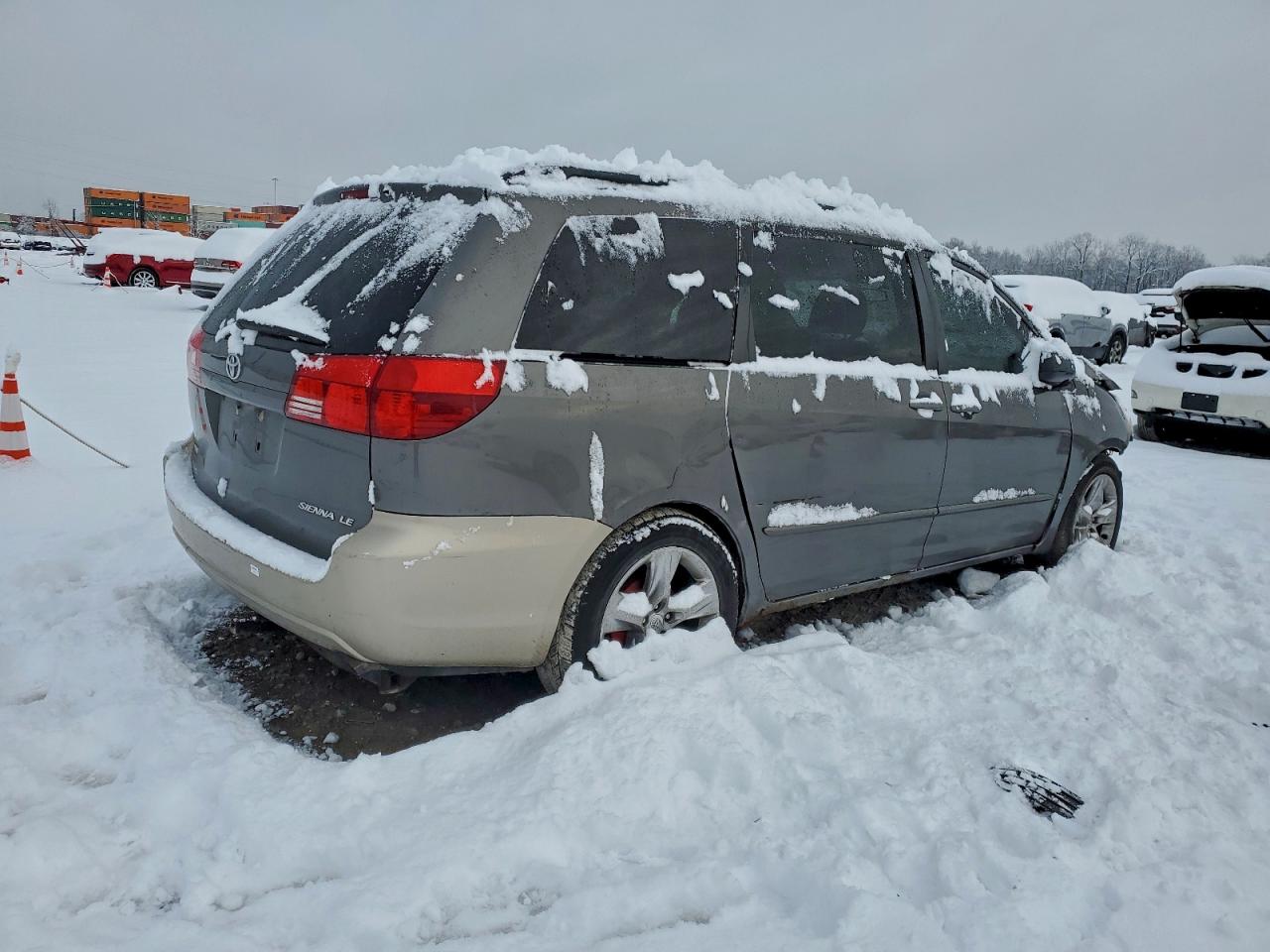 2004 TOYOTA SIENNA L 7-PASSENGER photo 5