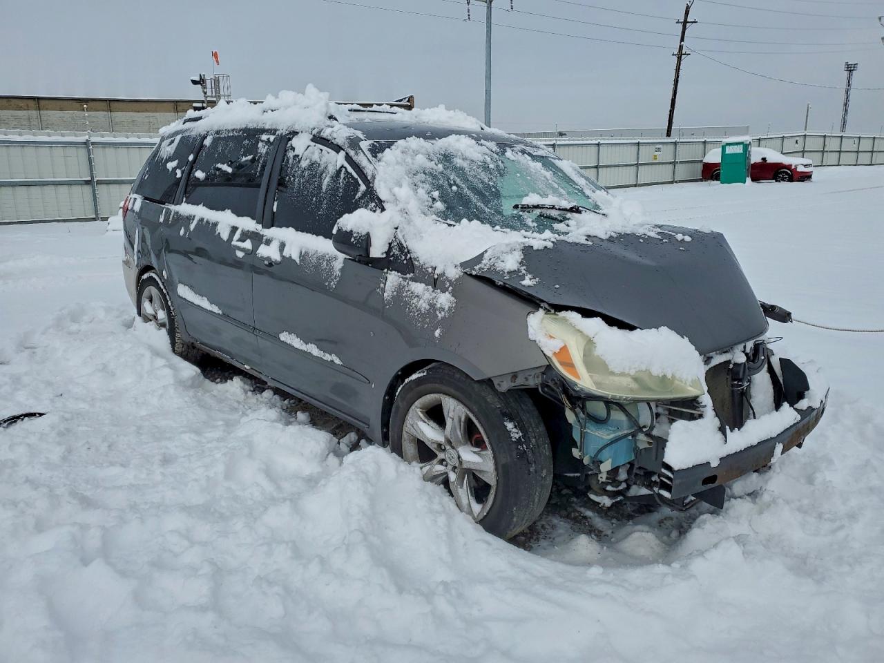2004 TOYOTA SIENNA L 7-PASSENGER photo 7