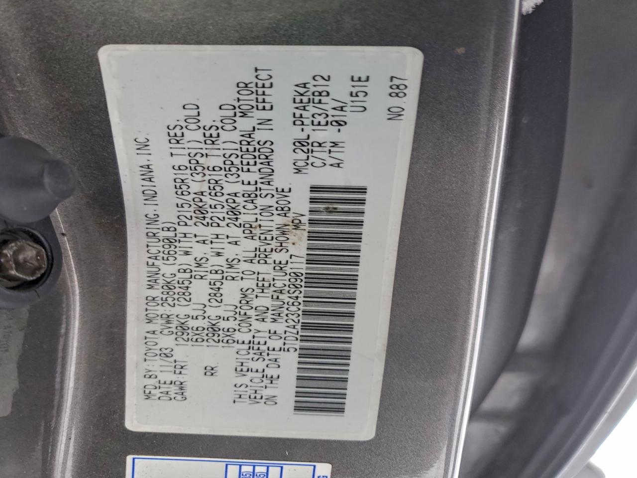 2004 TOYOTA SIENNA L 7-PASSENGER photo 27